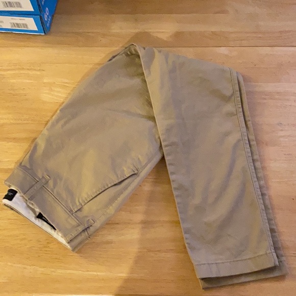 Hollister Chinos - Picture 6 of 6